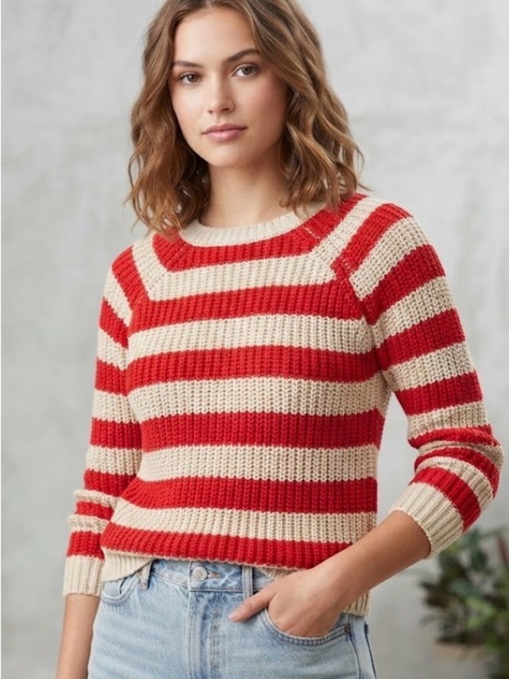 ✨Forever 21 Red and Cream Striped Crewneck Cropped Sweater